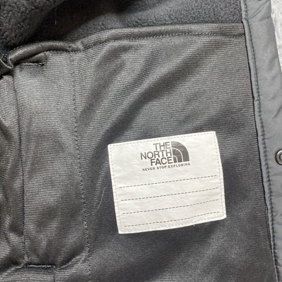 The North Face Vest Teen 12 women’s large Black - Picture 6 of 7